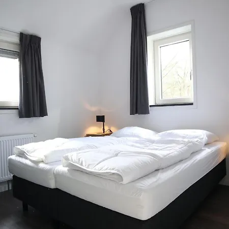 Villa Luxurious With A Nice Sauna Otterlo
